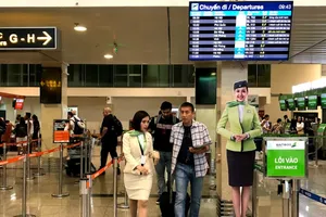 Sân bay Tân Sơn Nhất ra sao khi không có loa thông báo?