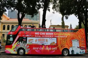 Đoàn khách Pháp âm tính với COVID-19 vừa tham quan TP.HCM