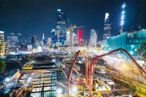 Metro số 1: Hoàn thành đổ bê tông sàn ga ngầm Bến Thành