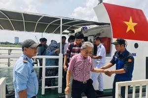 Người dân trải nghiệm tour du lịch mới dọc sông Sài Gòn