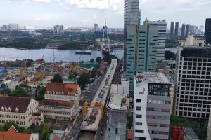 Cầu Thủ Thiêm 2 tạm ngưng thi công phía quận 1