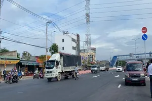 Nút giao An Sương cần có thêm nhiều cầu bộ hành