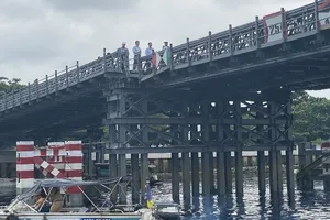 Sà lan tông cầu sắt An Phú Đông: Thiệt hại 1 tỉ đồng