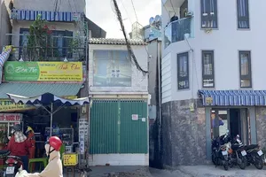 Cận cảnh nhà siêu mỏng trên đường Bùi Đình Túy