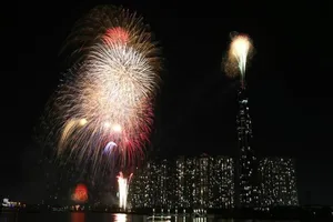 Các tuyến đường trung tâm được lưu thông trong đêm 31-12