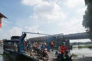 Sắp xóa cảnh phải lụy phà An Phú Đông