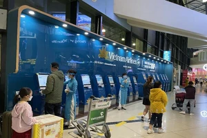 Sân bay vắng khách ngày đầu năm