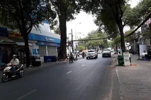 Xe tải, container chú ý khi đi đường Nguyễn Du và Võ Văn Tần. Ảnh: ĐT.