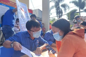 Tọa đàm: 'Ngành điện chuyển đổi số, người dân được lợi gì?'