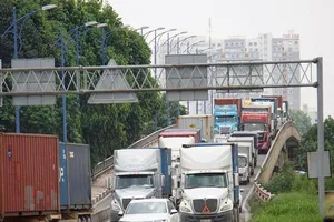 Cảng vụ Đường thủy nội địa thông tin về việc thu phí cảng biển