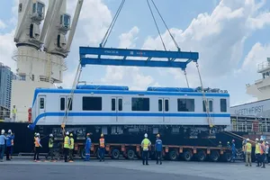 6 ngày nữa, 2 đoàn tàu metro tiếp tục cập cảng Khánh Hội