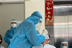 Khẩn: Ưu tiên xét nghiệm SARS-CoV-2 cho tài xế chở hàng hoá thiết yếu