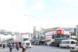 Hơn 12.000 phương tiện được ưu tiên qua 12 chốt kiểm dịch