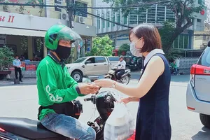 Không có chuyện tạm ngưng hoạt động của shipper