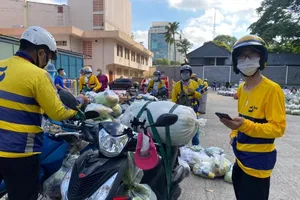 Ứng dụng nào nhận đi chợ hộ, giao hàng thiết yếu cho dân?