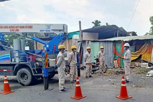 EVNHCMC hỗ trợ giảm 100 tỉ đồng tiền điện đợt 5