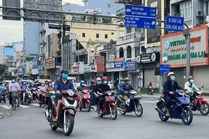 Người dân muốn về TP.HCM thì đăng ký qua web của Sở GTVT TP.HCM