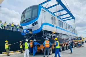 4 đoàn tàu metro số 1 sắp về tới TP.HCM