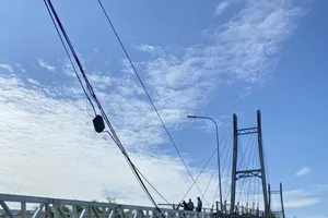 Cầu sập Bình Phong Thạnh sắp thông xe trở lại