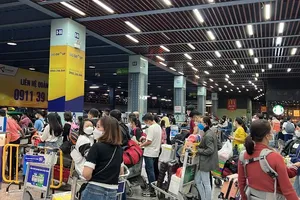 Sở GTVT TP.HCM nói về tình trạng chèo kéo khách ở sân bay Tân Sơn Nhất