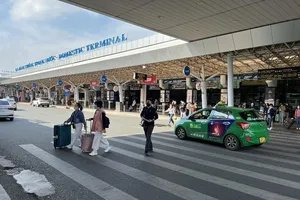 Đón, trả khách sai quy định ở sân bay Tân Sơn Nhất sẽ bị phạt