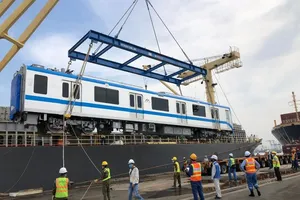 2 đoàn tàu metro số 1 đang về TP.HCM