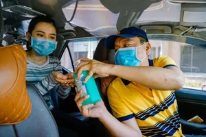 Giữa bão giá xăng dầu, nhiều hãng xe buộc phải tăng cước 