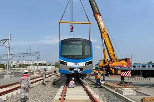 2 đoàn tàu metro được hạ đặt ở đường ray Depot Long Bình, TP Thủ Đức