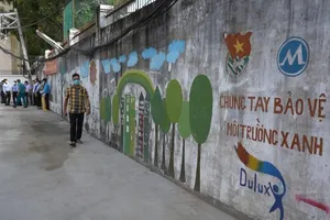 Người dân quận 7, TP.HCM vui mừng vì nhiều hẻm, cầu được mở rộng 