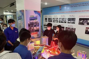 Phà cao tốc, buýt điện, metro số 1... được trưng bày 