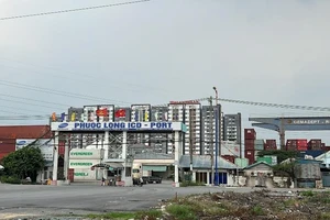 Ngày đầu các doanh nghiệp đóng phí hạ tầng cảng biển ra sao?