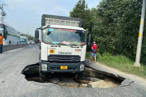 Từ vụ xe tải sụp hố 'tử thần' ở TP Thủ Đức, nguy cơ có nhiều điểm sụp lún khác