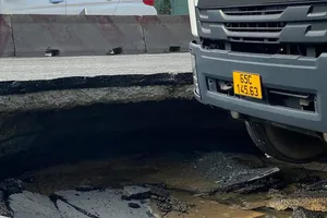 Xe tải sụp hố 'tử thần' ở TP Thủ Đức, Sở GTVT TP.HCM nói gì ?