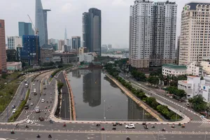 Khơi thông đường song hành Võ Văn Kiệt, người dân đi lại ra sao?