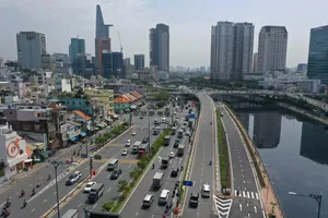 Chính thức thông xe đường song hành Võ Văn Kiệt