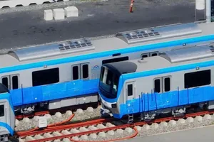 Đang điều tra vụ tàu metro bị vẽ bậy