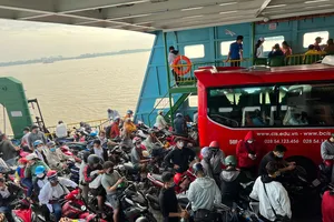 TP.HCM: Ùn ứ ở phà Bình Khánh, Cần Giờ