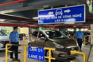 7 tháng xử phạt hơn 1 tỉ đồng các xe vi phạm ở sân bay Tân Sơn Nhất