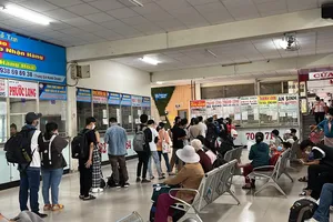 Sáng 1-9: Bến xe Miền Đông, Miền Tây, sân bay Tân Sơn Nhất thông thoáng