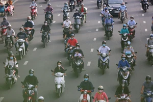 Vượt đèn đỏ, lạng lách: Tài xế công nghệ sẽ bị khóa tài khoản