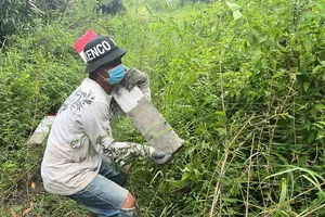 Theo chân tổ cắm cọc dự án vành đai 3 TP.HCM