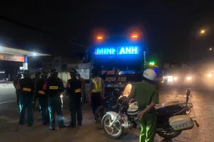 TP.HCM tiếp tục dẹp bỏ tình trạng xe dù bến cóc