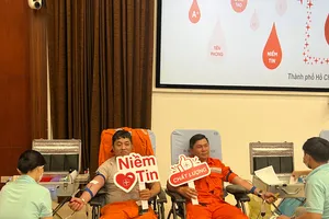 300 cán bộ nhân viên Điện lực TP.HCM tham gia hiến máu nhân đạo