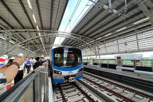 Gỡ khó cho đơn vị vận hành tuyến metro số 1 trước ngày 8-3