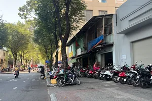 Các hoạt động trên vỉa hè đóng góp rất lớn cho nền kinh tế 