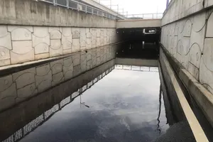 Hầm chui trước Bến xe Miền Đông mới ngập 2 ngày