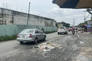Đường Lã Xuân Oai, TP Thủ Đức lại xuống cấp