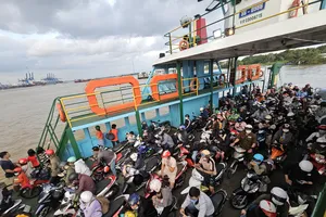 Cửa ngõ phía Đông bắt đầu đông đúc người dân quay lại TP.HCM