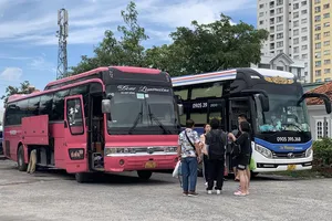 Xử lý xe hợp đồng, xe du lịch hoạt động như xe tuyến cố định