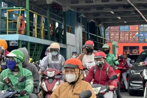 Người dân bắt đầu quay trở lại TP.HCM sau kỳ nghỉ Tết Dương lịch